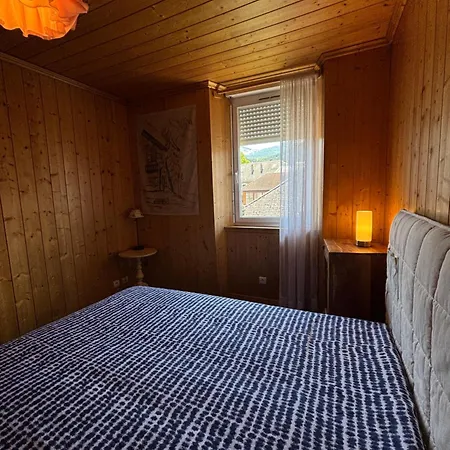 Chez Lizon Hostel Barcelonnette Exterior photo